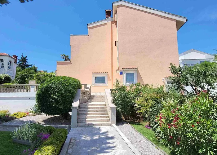 Apartments And Rooms With Parking Space Novi Vinodolski - 19963